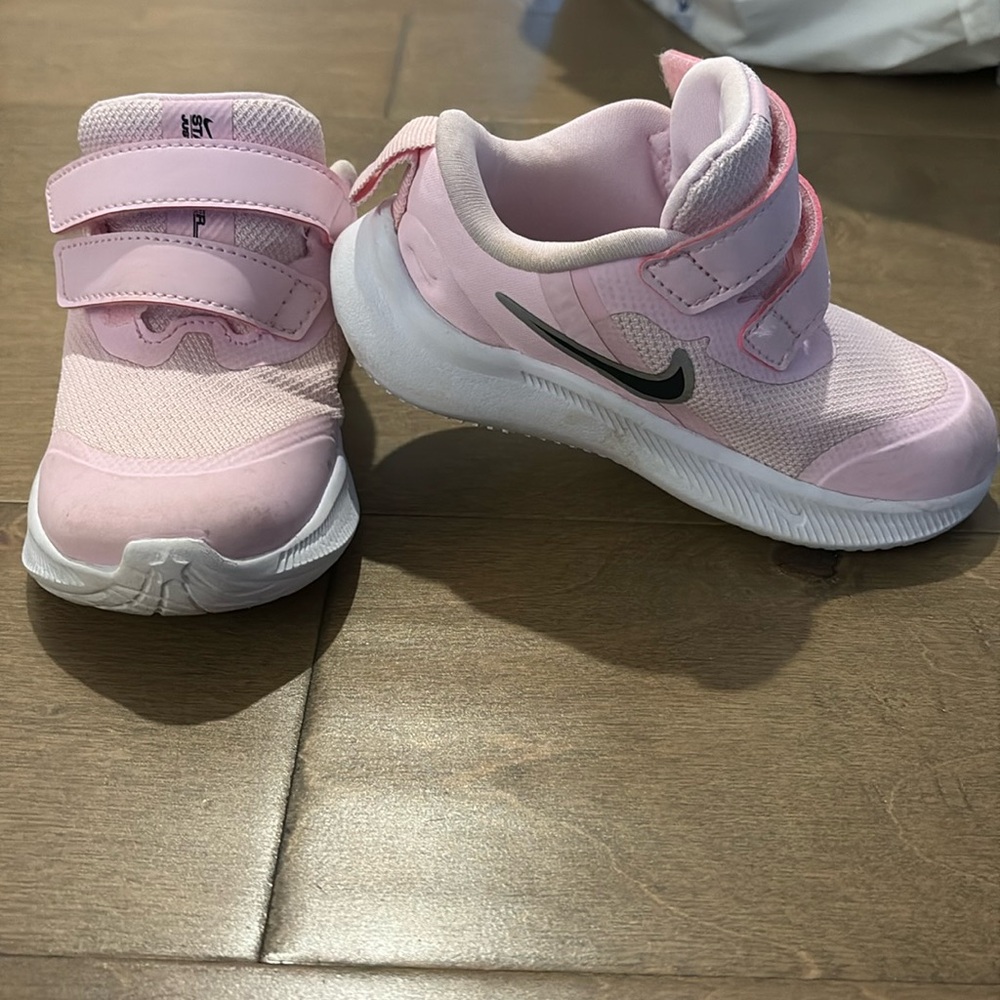 Toddler Size 7 Pink Nike Shoes